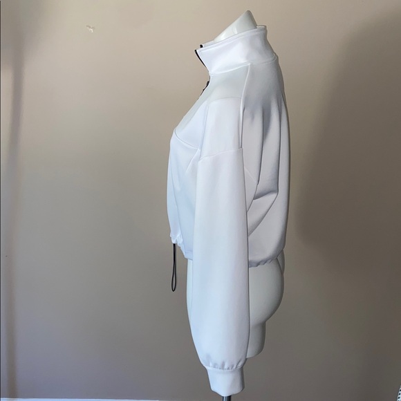 Sports Illustrated Women’s White 1/4 Zip Long Sleeve Pullover Top Size Medium - Picture 3 of 5